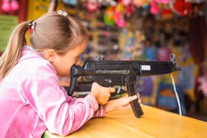 Trẻ em Ba Lan sẽ học cách sử dụng súng trên những mô hình an toàn.