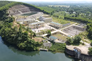 Hạng mục nhà máy nước của Dự án đã hoàn thành 2 năm vẫn chưa thể vận hành. Ảnh: T.H