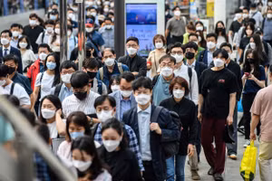 Các hộ gia đình thu nhập thấp tới trung bình chi tiêu phần lớn cho giáo dục và nhà ở.