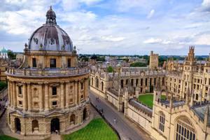 Đại học Oxford, Anh tiếp tục giữ vị trí đầu trong bảng xếp hạng đại học thế giới.