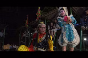 Một cảnh trong bộ phim tài liệu 'Đồng vọng bài chòi'. Ảnh: BTC.