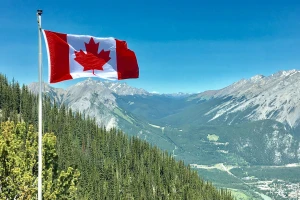 Hơn 5 nghìn việc làm bị cắt giảm tại Canada sau khi thay đổi giấy phép du học.