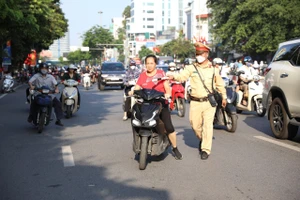 Cảnh sát giao thông xử lý nghiêm các hành vi vi phạm.