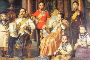 Quốc vương Chulalongkorn và vợ con. Ảnh: Amusingplanet.com - Rbth.com