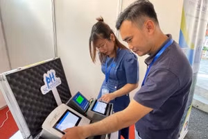 Giải pháp công nghệ cho môi trường của doanh nghiệp tư nhân giới thiệu tại triển lãm tại TPHCM. Ảnh: Phúc Uyên