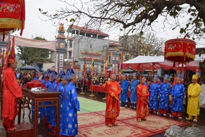 Hội làng Quậy - tức ba làng thuộc xã Liên Hà: Quậy Cả (Đại Vĩ), Quậy Rào (Giao Tác), Quậy Sau (Châu Phong).