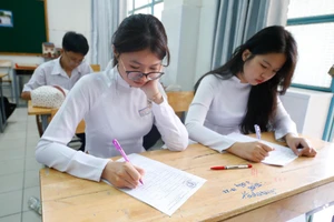Thí sinh trong giờ thi môn ngữ văn Kỳ thi tốt nghiệp THPT 2024. Ảnh: INT