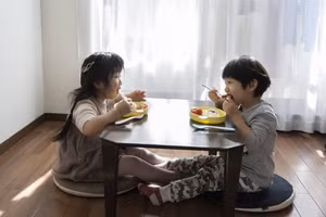 Học sinh Nhật Bản ăn ít hơn vì lạm phát.