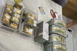 Số tiền vàng cơ quan chức năng thu giữ.