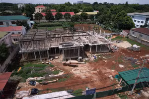 Trụ sở mới của Ban A tỉnh Đắk Lắk đang được xây dựng từ nguồn thu nhập tăng thêm của người lao động. Ảnh: Thành Tâm