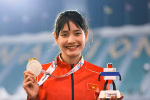  Nguyễn Khánh Linh (sinh năm 2006) giành Huy chương Bạc 1.500m nữ tại Thái Lan. Ảnh: INT.