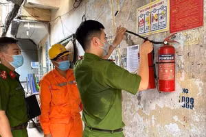 Hà Nội đề xuất nâng cao mức xử phạt vi phạm PCCC. Ảnh minh họa: INT