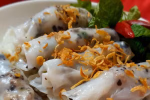 Bánh cuốn Thanh Trì có đặc trưng mỏng tang.