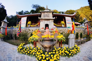 Am chùa Ngọa Vân thuộc Khu di tích lịch sử nhà Trần ở Đông Triều (Quảng Ninh). Ảnh: T.T.