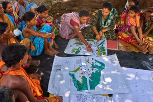 Trẻ em nghèo Ấn Độ được học, chơi và chăm sóc trong ngôi trường dưới đường cao tốc.