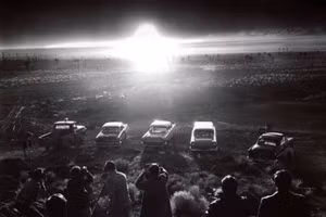 Các nhiếp ảnh gia chụp ảnh vụ thử bom nguyên tử tại sa mạc Nevada.