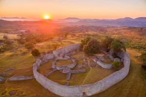 Tàn tích thành cổ Đại Zimbabwe. Ảnh: Nationalgeographic.org