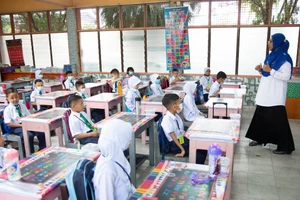 Học sinh Malaysia sẽ tham gia mô hình hai giáo viên một lớp từ 2027.
