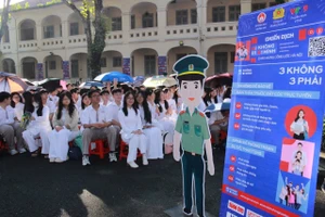 Học sinh tham gia chiến dịch 'Không một mình - Cùng nhau an toàn trực tuyến' do Công an TPHCM phối hợp với Sở GD&ĐT TPHCM tổ chức. Ảnh: Công an TPHCM