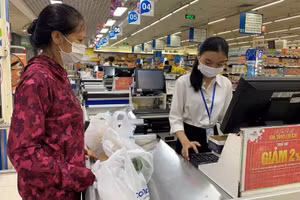 Người dân và doanh nghiệp hưởng nhiều lợi ích nếu đề xuất tiếp tục giảm 2% thuế VAT trong nửa đầu năm 2025.