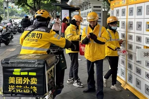 Trung Quốc chuẩn hóa đào tạo cho lực lượng giao hàng.