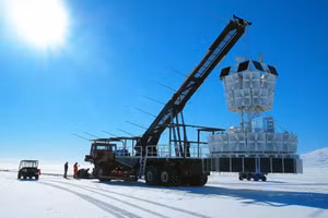 Một mảng ăng-ten cho một trong những chuyến bay của khinh khí cầu ANITA. Ảnh: Stephanie Wissel/Penn State