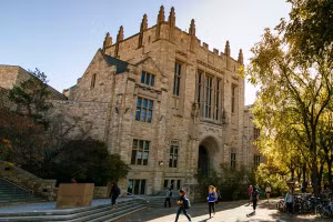 Đại học Saskatchewan, Canada.