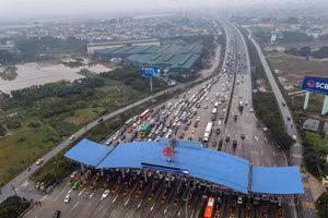 Phương tiện giao thông trên cao tốc Pháp Vân - Cầu Giẽ - Ninh Bình.