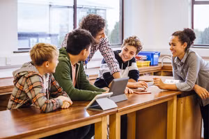 Học sinh trường vi mô được đào tạo theo hướng cá nhân hóa. Ảnh: INT