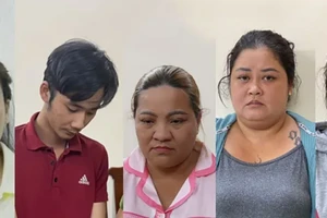 My, Minh, Thắm, Thúy và Hương (từ trái qua) tại cơ quan điều tra. Ảnh: CA