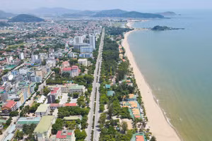 Một góc bãi biển Cửa Lò (TP Vinh, Nghệ An).