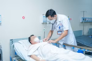 Khi đang điều khiển ô tô tham gia giao thông, người bệnh bị đột quỵ dẫn đến xảy ra va chạm. Ảnh: BVCC