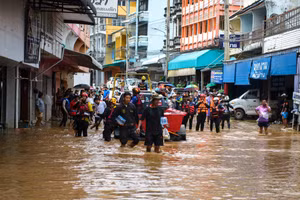 Trường học Thái Lan tạm đóng cửa vì bão Wipha.