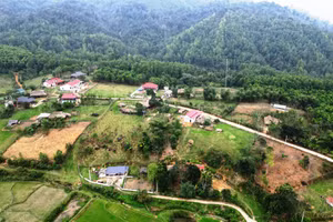 Một góc làng Húng nhìn từ trên cao. Ảnh: Thế Lượng