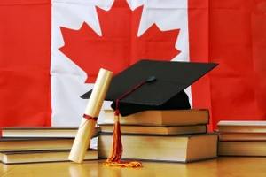 Số lượng đơn xin giấy phép du học Canada giảm 50%.