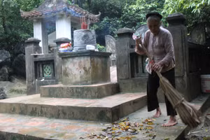 Mộ vua Đinh - Lê trên núi Yên Mã - một trong những di tích quan trọng của vùng đất cố đô.