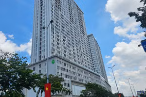 Chung cư Rivergate Residence bị cư dân phản ứng vì tồn tại mô hình Airbnb. Ảnh: NVL