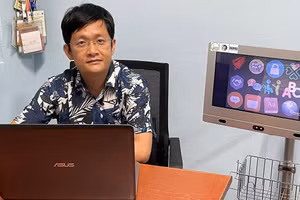 PGS.TS Lê Thanh Hà và sản phẩm nghiên cứu.