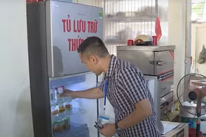 Cơ quan chức năng kiểm tra đột xuất các bếp ăn bệnh viện sau phản ánh của Báo GD&TĐ.