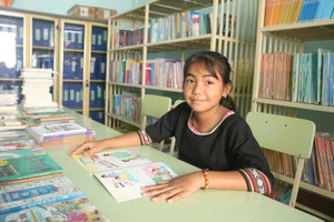 Dù khó khăn nhưng Y Trúc Lê chưa một lần nghĩ dừng việc học. Ảnh: Dung Nguyễn