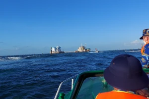 Vượt sóng đến với đảo Đá Đông A (Đặc khu Trường Sa), tháng 4/2024. Ảnh: Bình Thanh