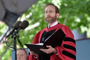Hiệu trưởng Đại học Harvard, Alan Garber.