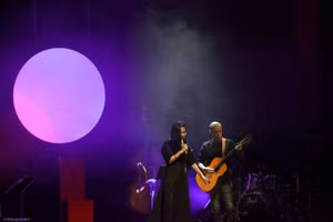 Ca sĩ Giang Trang hát xung quanh concept 'Nguyệt Hạ 2'. Ảnh: NVCC.