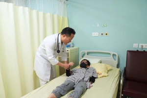 Đột quỵ ở trẻ dễ bị bỏ sót vì triệu chứng không điển hình và trẻ khó mô tả cảm giác. Ảnh: BVCC