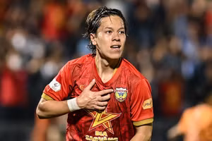 Viktor Lê được coi là 'hiện tượng' thú vị ở V-League 2024 - 2025.