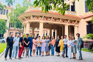 Các nghệ sĩ nhóm Heritage and Art tham gia dự án.