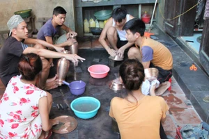 Nghề gò dát đồng - nghề thủ công cổ truyền làm nên danh tiếng Đại Bái.