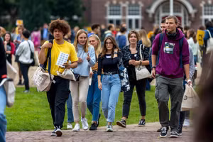 Hàng triệu sinh viên và du học sinh tại Hà Lan sẽ bị ảnh hưởng do cắt giảm ngân sách.