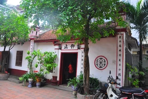 Ngưỡng Chỉ đình Trung Tự.