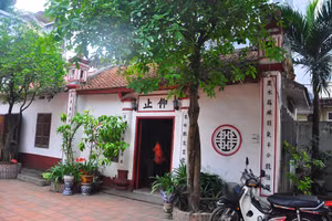 Ngưỡng Chỉ đình Trung Tự.